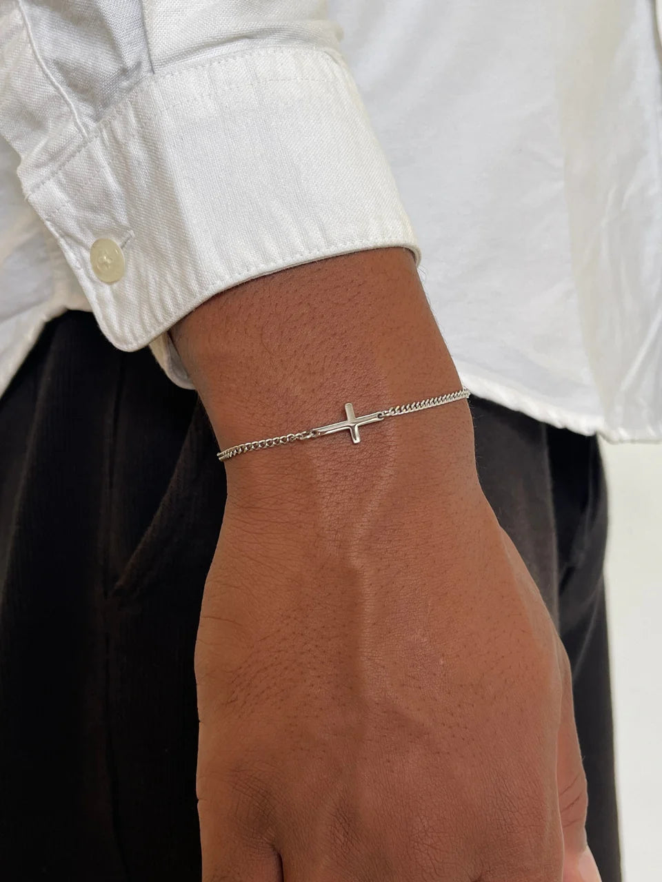 PULSERA CON CRUZ | Plata