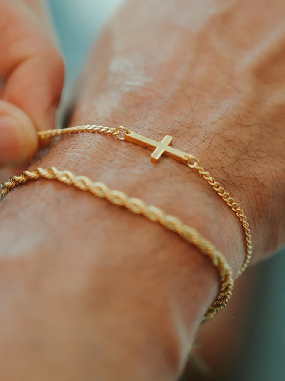 PULSERA CON CRUZ | Plata